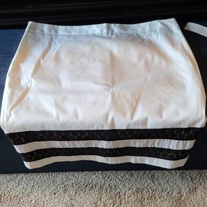 Cute black and white skirt